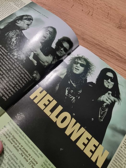 Metal Hammer 12/2010 - Motorhead, Plakaty: Katatonia i Saxon
