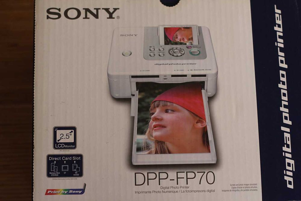 Sony DPP FP70 photo printer + paper64552534815873121
