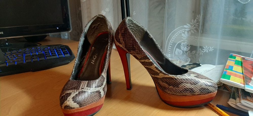 Туфли женские 39 размер