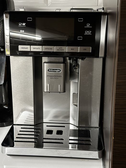 Ekspres ciśnieniowy do kawy Delonghi Primadonna Exclusive Esam 6900