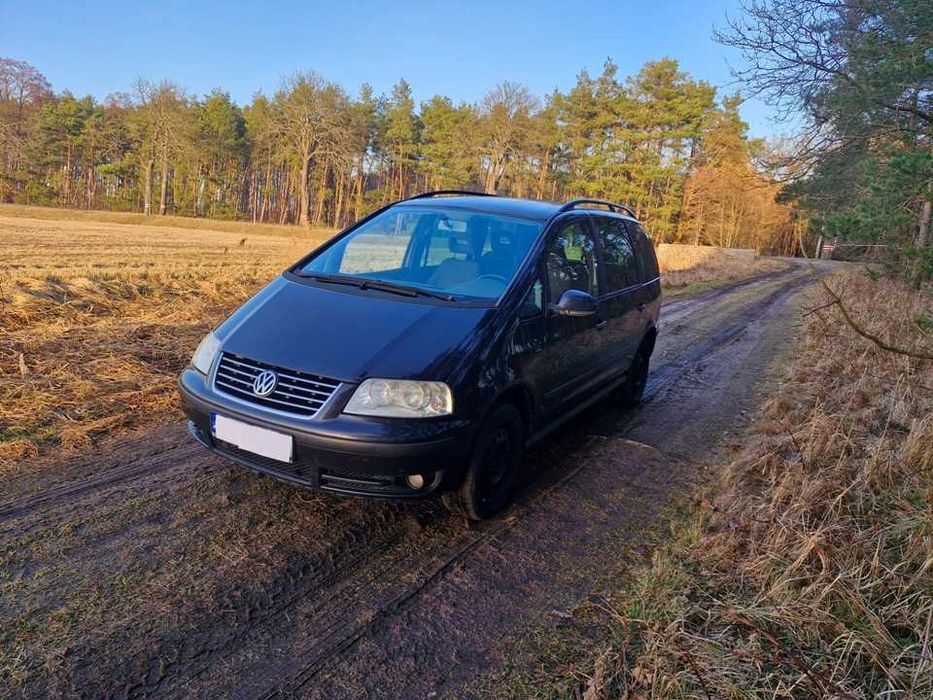 samochód vw sharan