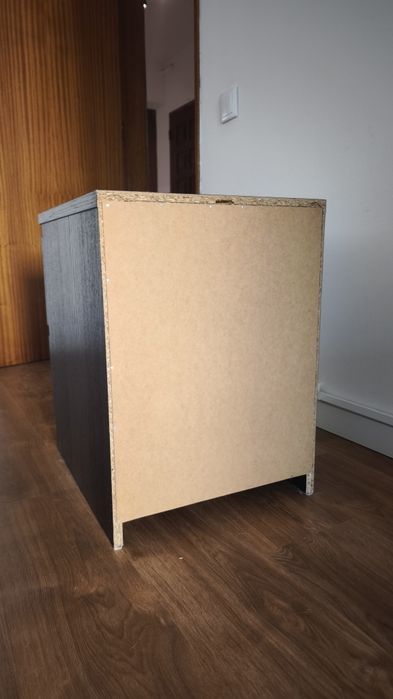 Mesa de cabeceira MALM