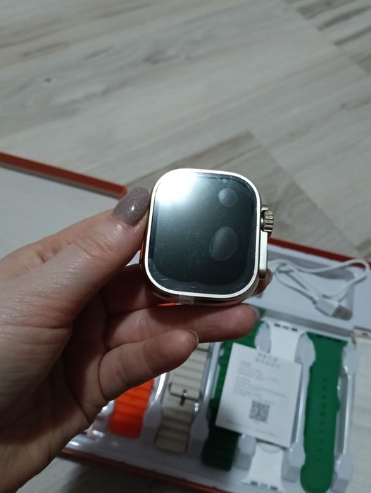 Nowy smartwatch z wymiennymi paskami