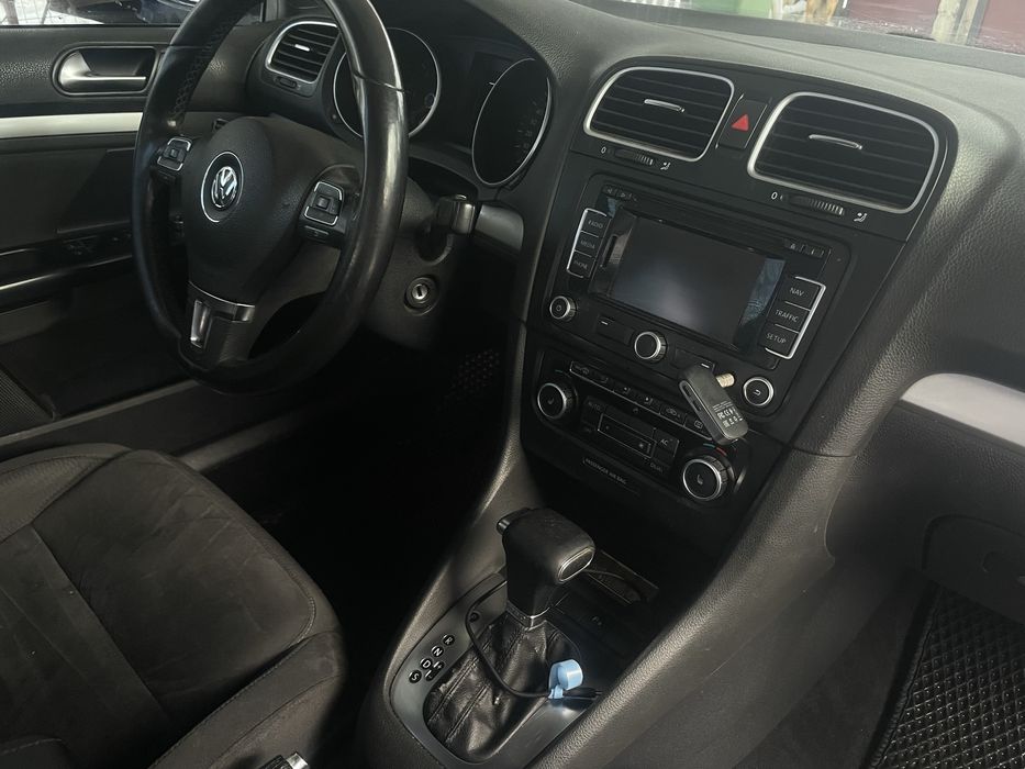 Продам гольф 6 2010рік, 2.0 дизель, автомат