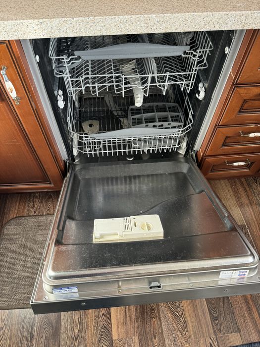 Продам посудомоечную машину Аристон