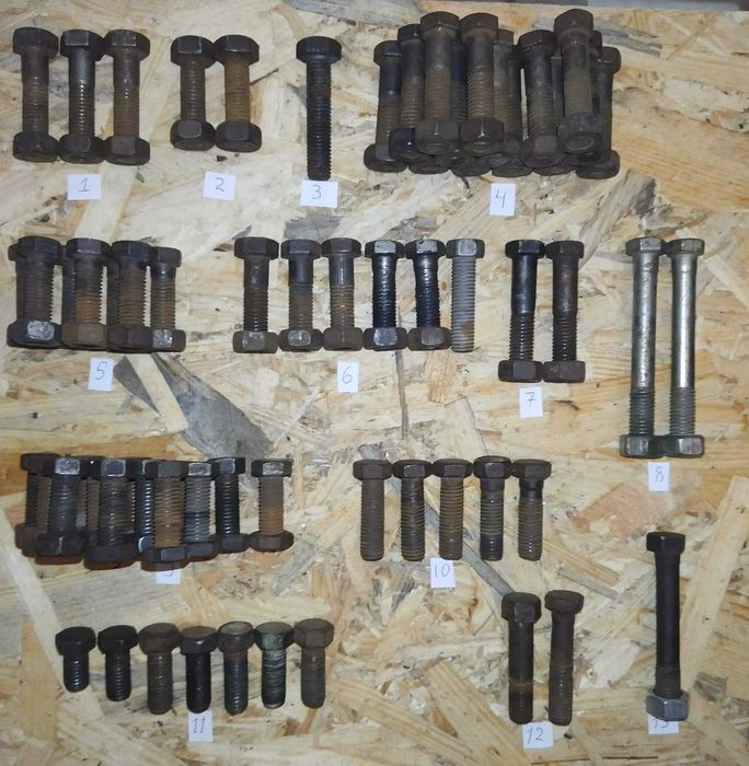 болты М 18 - 12. гайки.