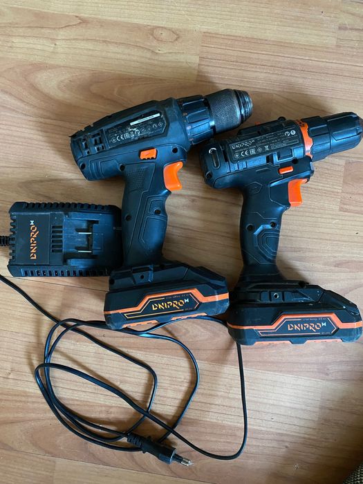 Шуруповерти 2 шт Дніпро М