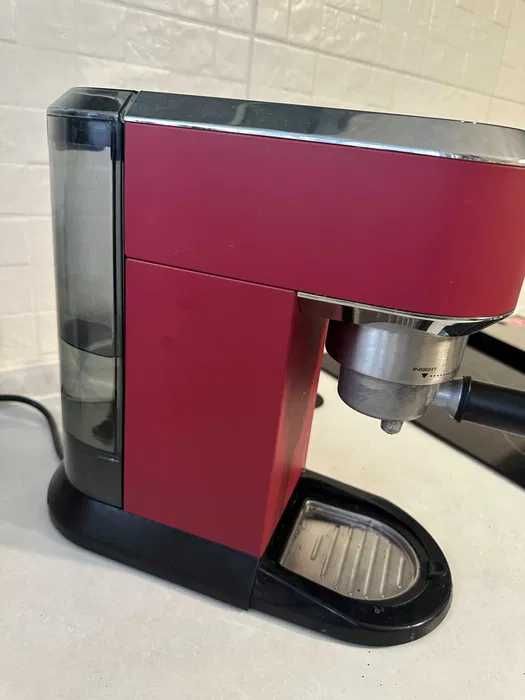 Кавоварка DeLonghi EC 685 R