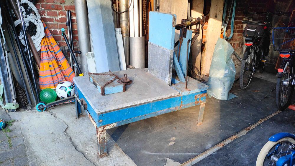 Stara ( zabytkowa) waga rolnicza