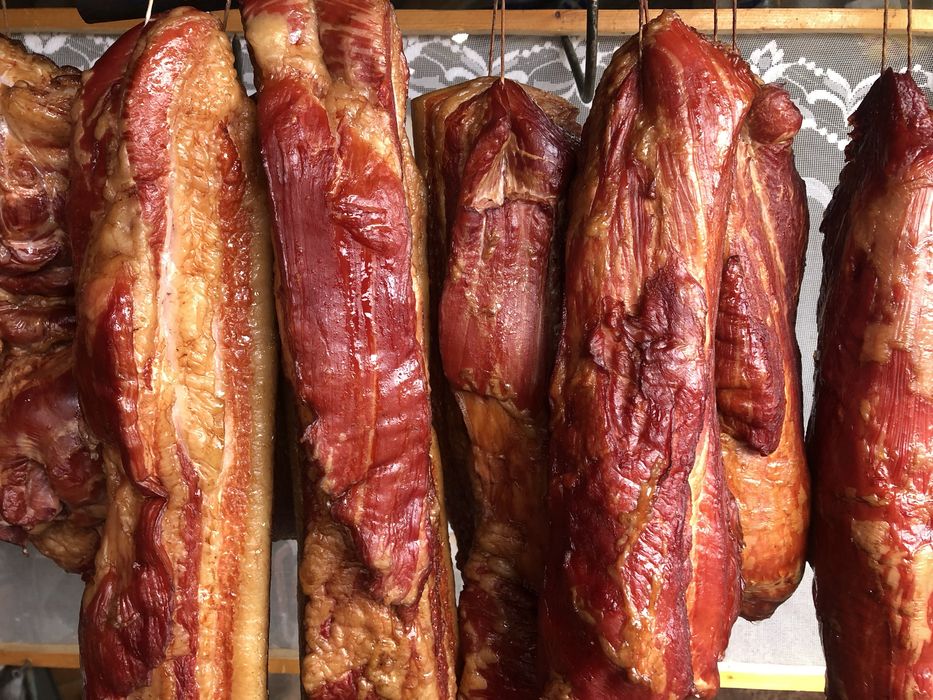 Смалець, вижарки, сало, паштет, тушонка, копченості з домашніх свиней!