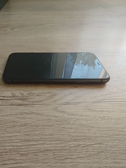 Telefon iPhone 11