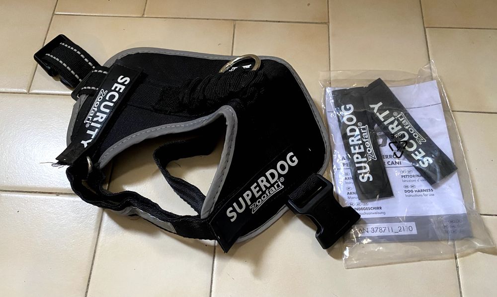 Arnês preto e reflector cão - NOVO
