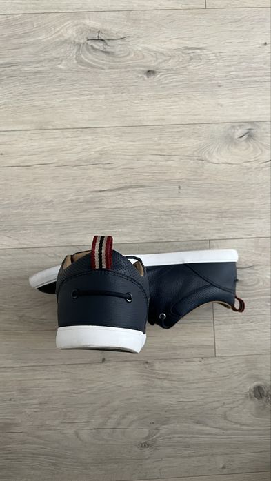 Кросівки lacoste