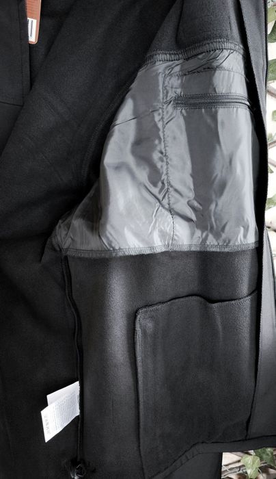 Blusão casaco xxl novo a estrear em preto
Multibolsos 
Vendo por falta