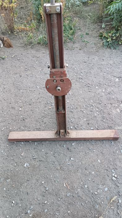 Опрокидыватель автомобильный