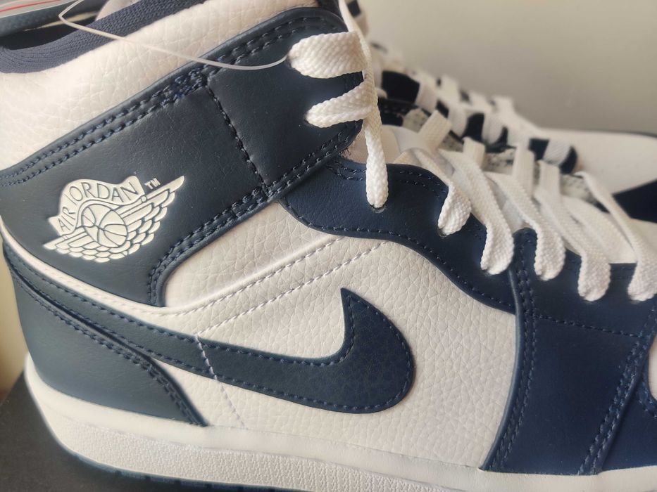 Jordan 1 Mid White Metallic Gold Obsidian