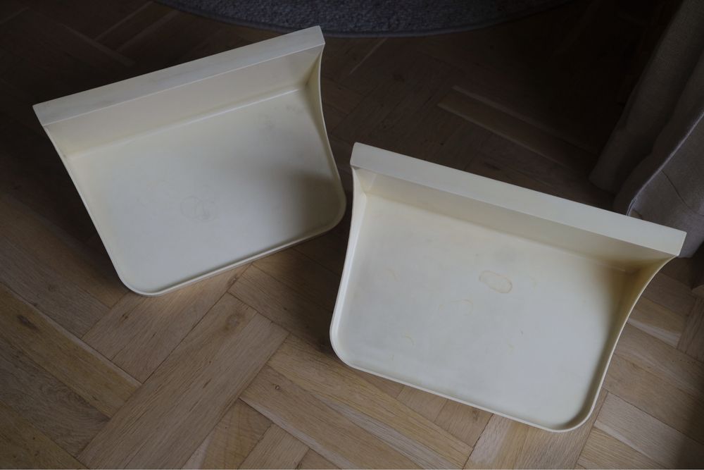 2 półki z Zakładu Tworzyw Sztucznych Krywałd ERG PRL modernistyczne