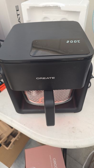Airfryer nova temos em preto e verde militar