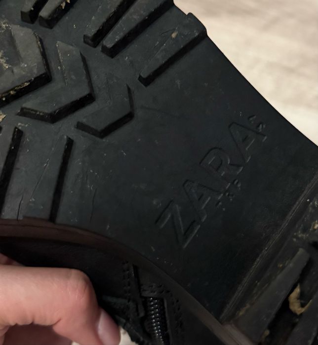 Черевики чорні від zara