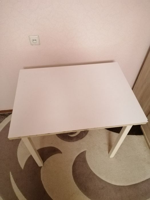 Продам білий міцний кухонний розкладний стіл!
