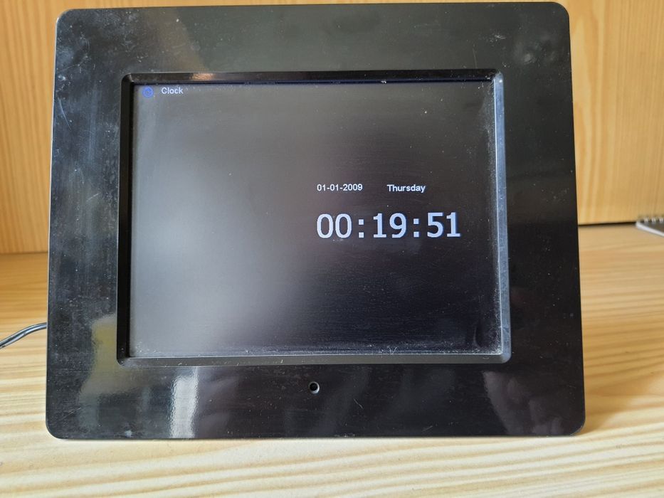 Цифрова фоторамка Intenso PhotoPilot 7"