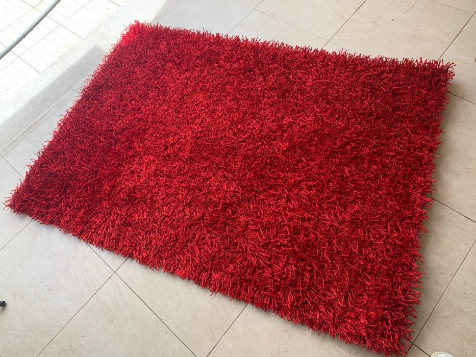 Red Medium-Pile Soft Carpet / Rug – IMMACULATE