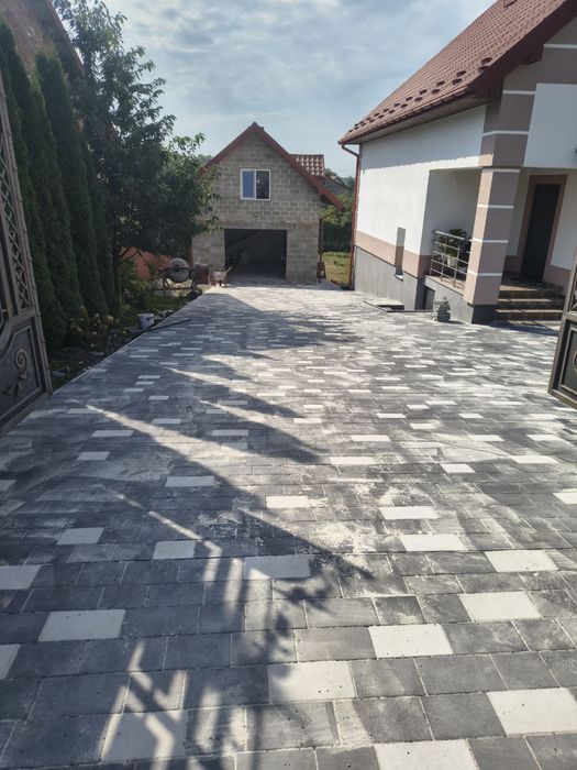 Укладання бруківки