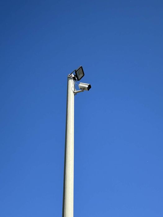 Słup Maszt pod kamery - lampy - światłowód - solary - kable