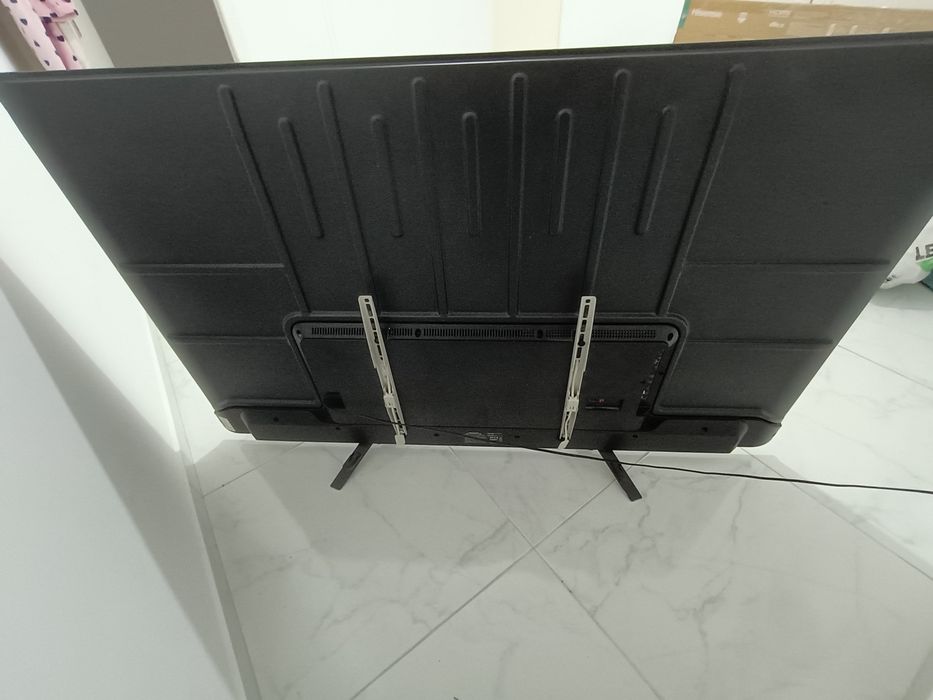 Tv hisense 65 polegadas / para peças