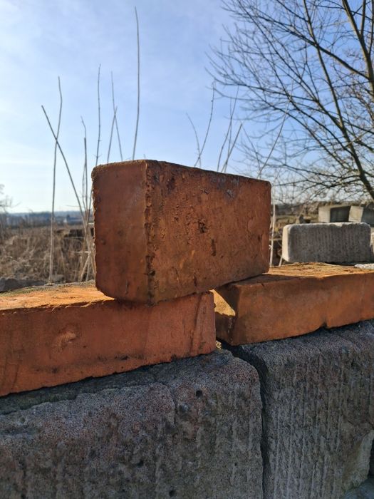 Cegła kilka tyś. szt.