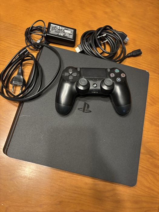 PS4 1 TB com CD (muito bom estado)