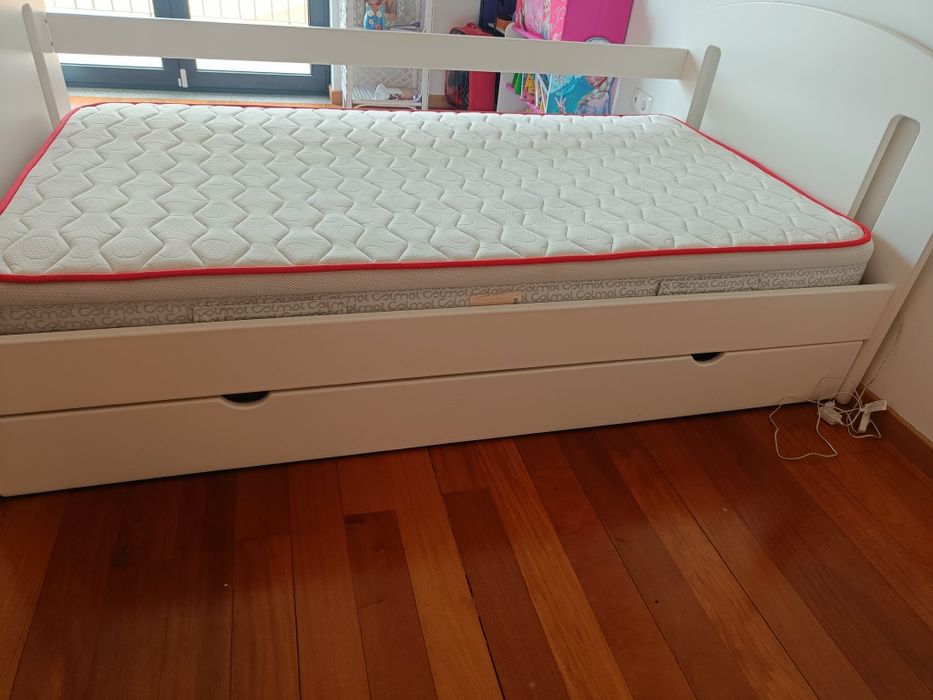 Cama criança como nova