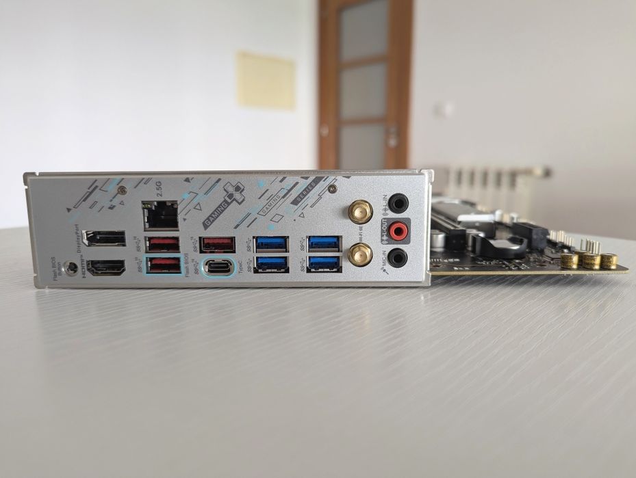 Motherboard MSI B650