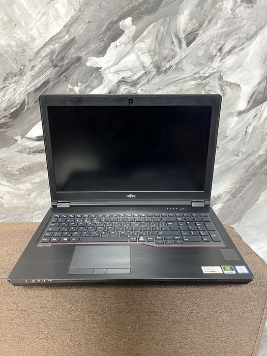 Ноутбук Fujitsu h780 розпродаж