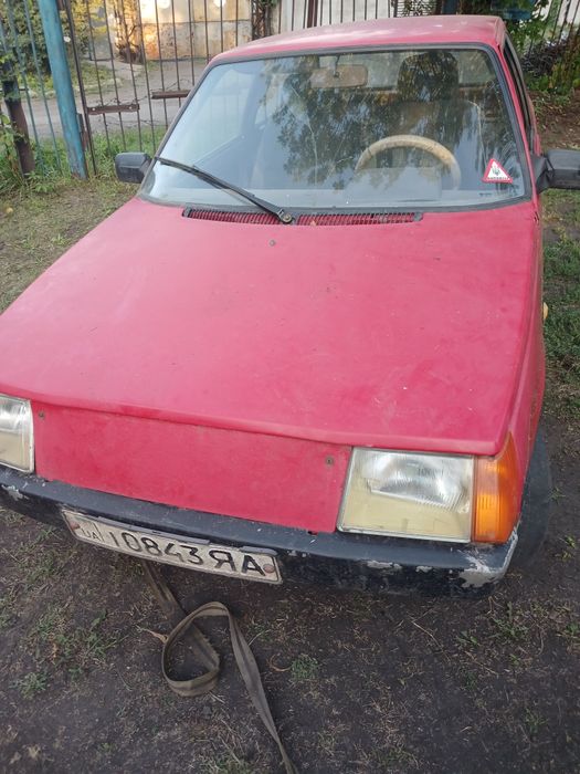 Продам таврию под ремонт