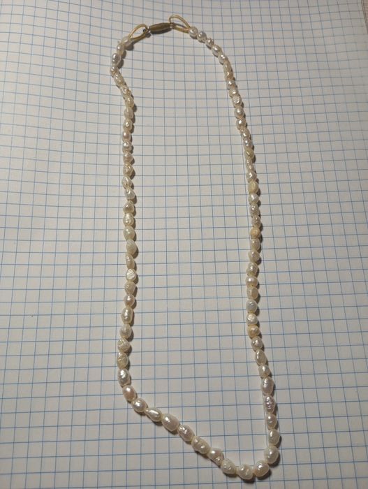 Бусы чекер-галстук, из натурального граната и речной жемчуг.