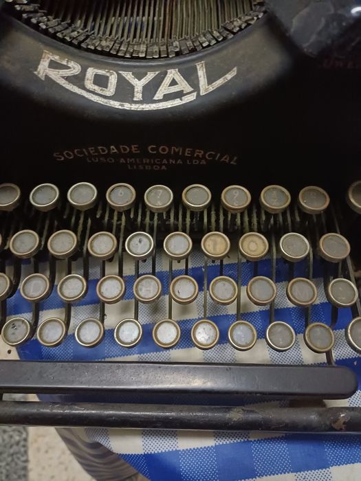 Máquina de escrever Royal