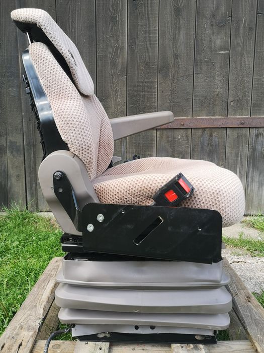 Siedzenie fotel pneumatyczny GRAMMER MSG97AL/741 John Deere M R SE Pre