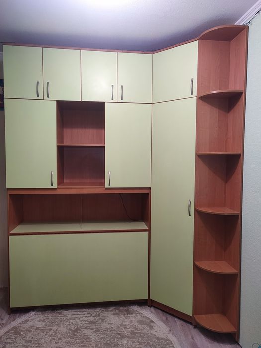 Продам стінку в дитячу або спальню