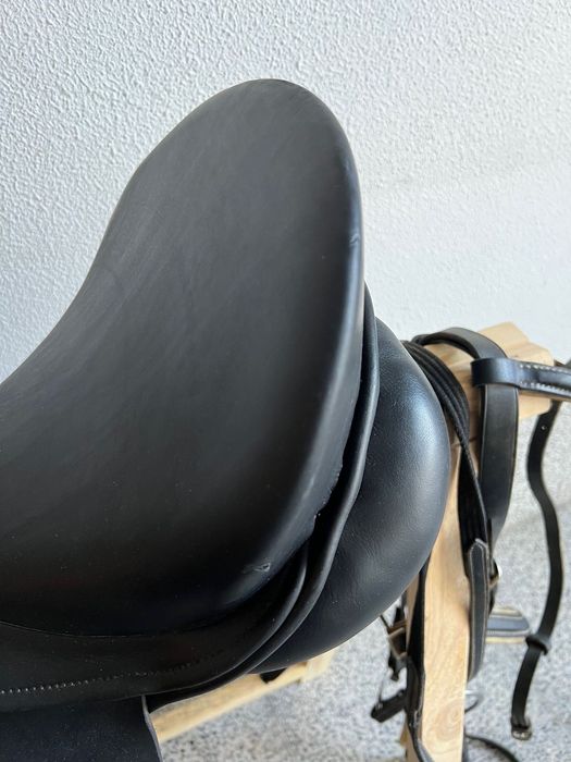 Sela de Dressage Otto Schumacher Profi Comfort, tamanho 34, como nova!