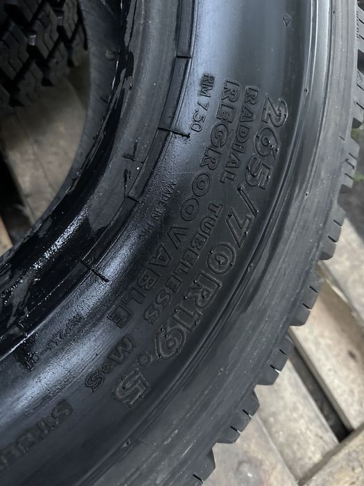 Шини майже нові 265/70 R19.5