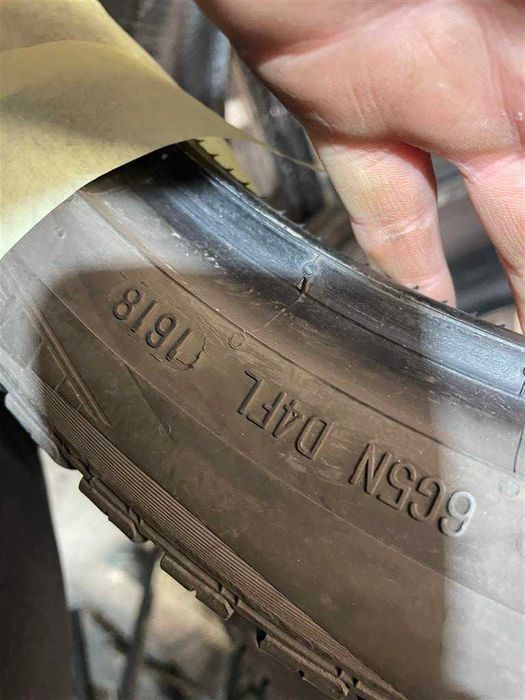 225 40 R18 XL Continental All Season Contact  92V 5,5mm