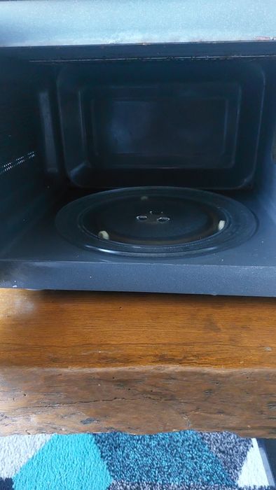 Kuchenka mikrofalowa Amica uszkodzona