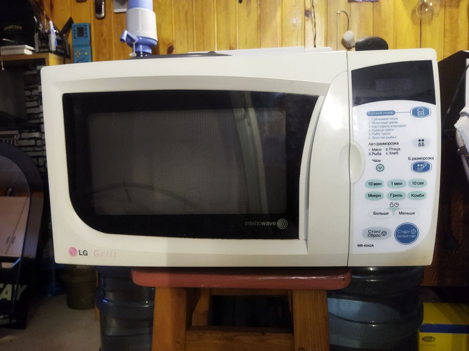 Мікрохвильова піч LG  MB 4342A