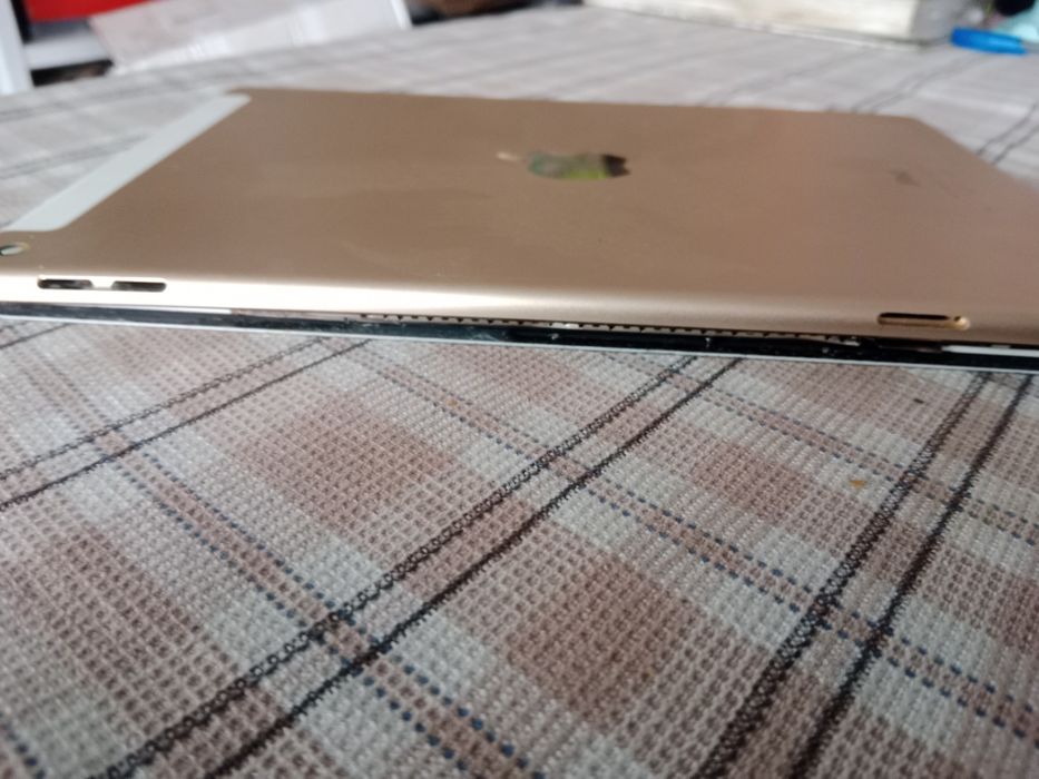 Планшет Apple A1567 iPad Air 2 Wi-Fi 4G
