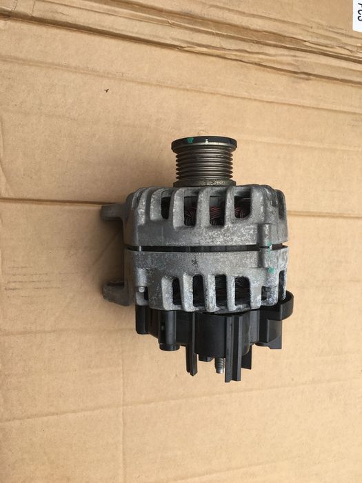 Alternator Renault megane IV clio Scenic 1.2 tce