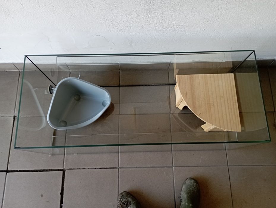 Sprzedam terarium.