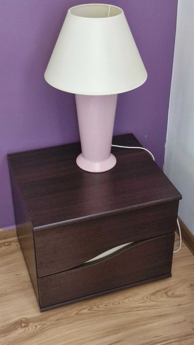 Łóżko bez materaca plus stolik i lampka nocna