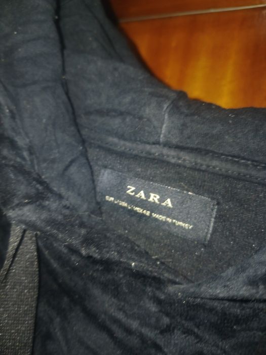 Camisola de capucho preta zara