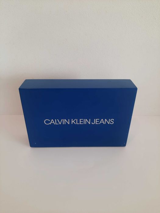 Reclame Publicitário Calvin Klein